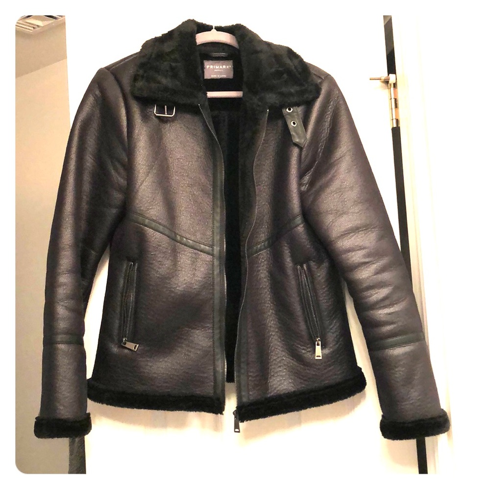 Faux fur lined black Moto jacket sz small